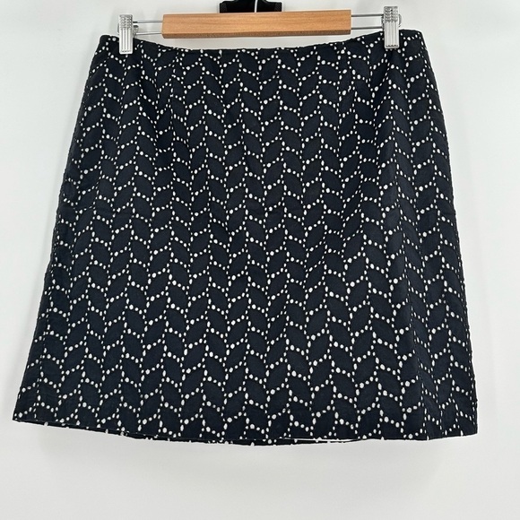 VINCE Camuto Women’s Black Lace Fully Lined 100% Cotton Skirt Size 8 - Picture 1 of 8